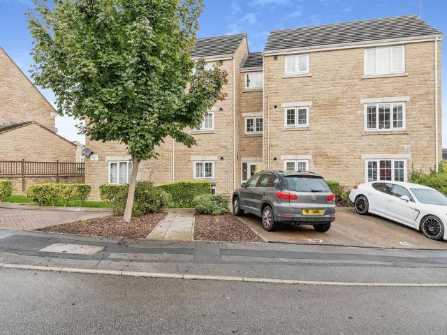 Flat for sale in Sheepridge, Huddersfield