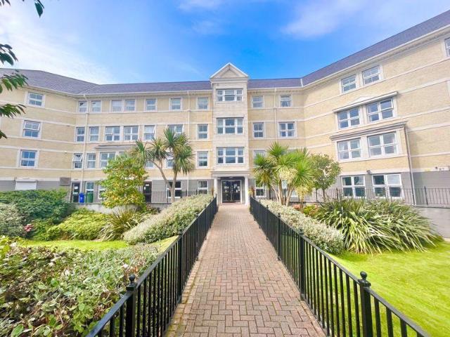 Flat for sale in Llandudno, Wales