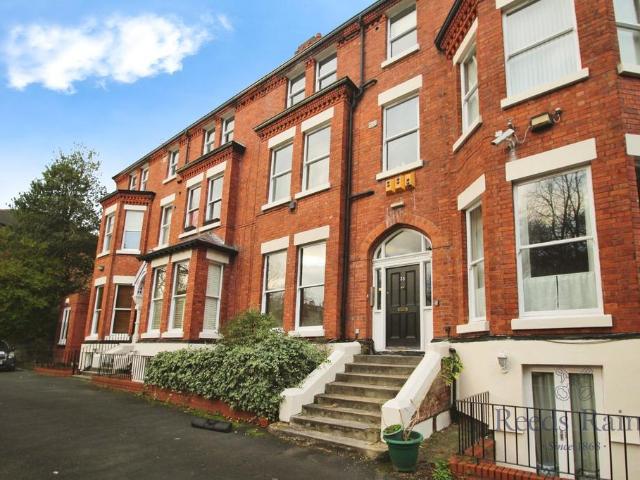Flat for sale in Calderstones