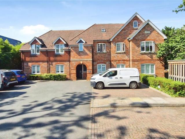 Flat for sale in Binfield