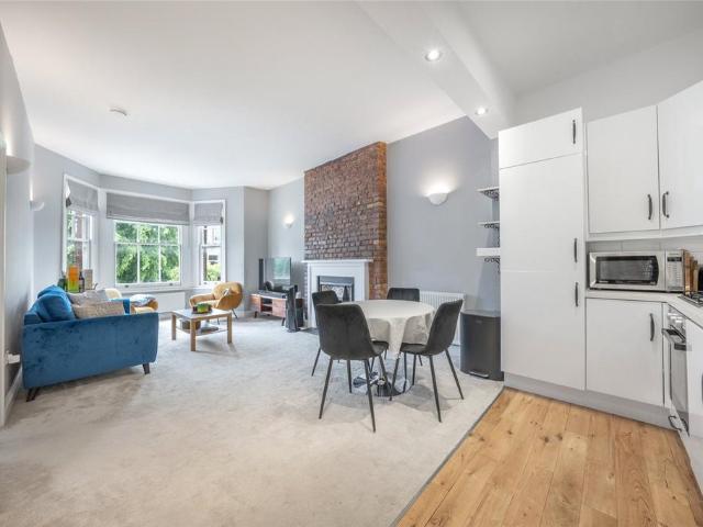 Flat for sale in South Hampstead, Greater London