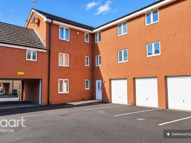 Flat for sale in Rodbourne, Swindon