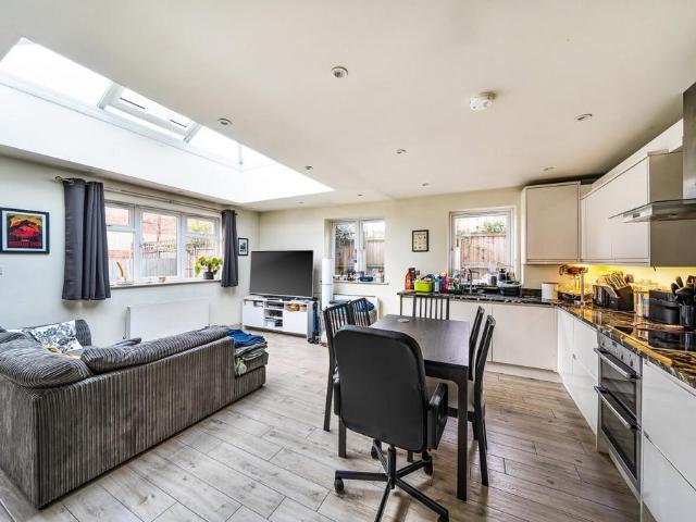 Flat for sale in Finchley, Isle Of Man
