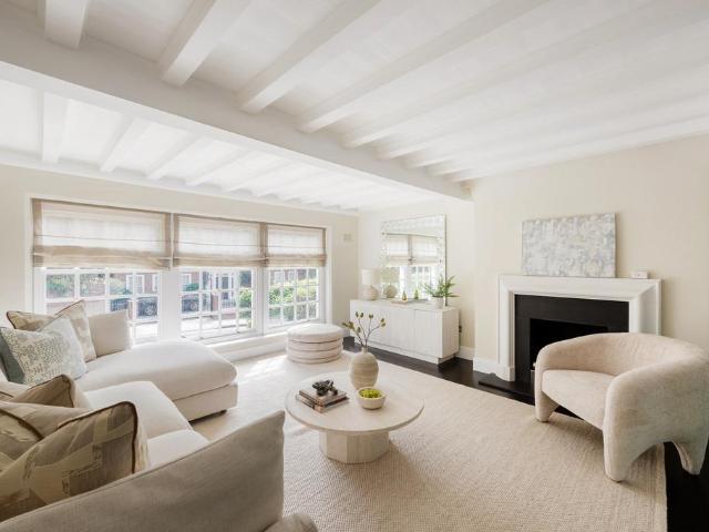 Flat for sale in South Hampstead, Greater London