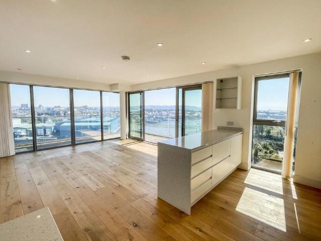 Flat for sale in Mount Wise