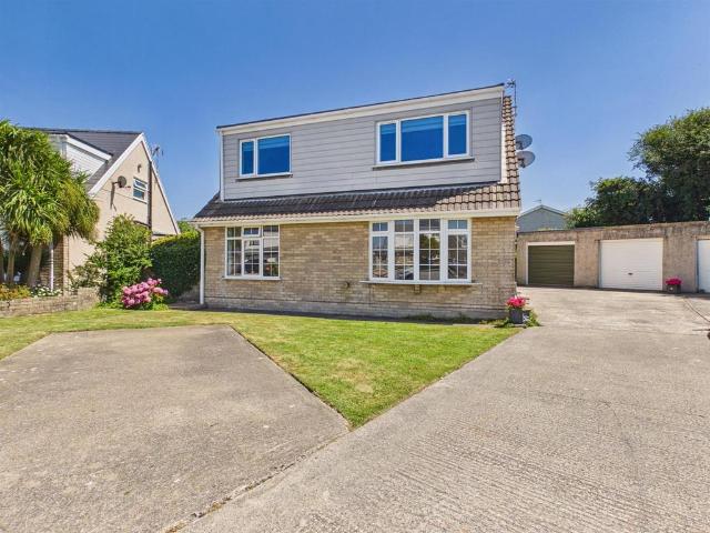 Flat for sale in Porthcawl, Nottage