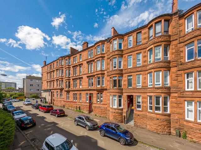 Flat for sale in Thornwood, Partick