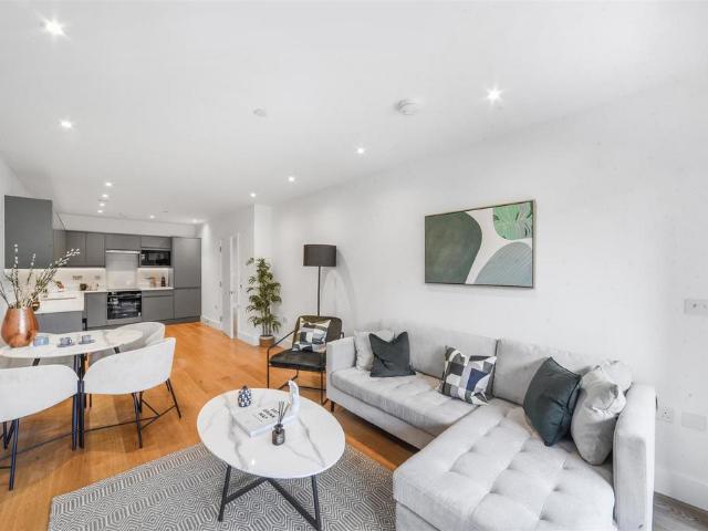 Flat for sale in Myatt's Fields, Greater London
