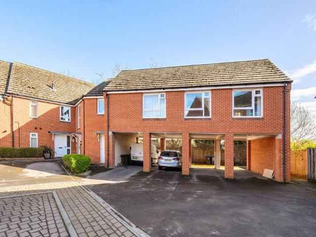 Flat for sale in Devizes, Wiltshire