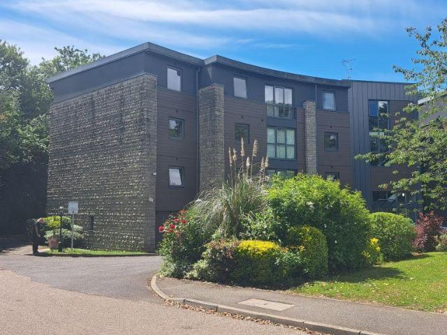 Flat for sale in Midway, Kent