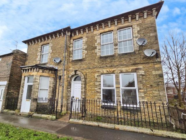 Flat for sale in Crook
