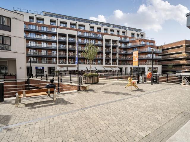 Flat for sale in Fishery, Maidenhead