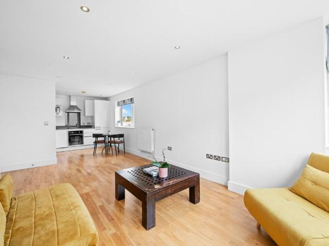 Flat for sale in Greenwich Town Centre, Isle Of Man