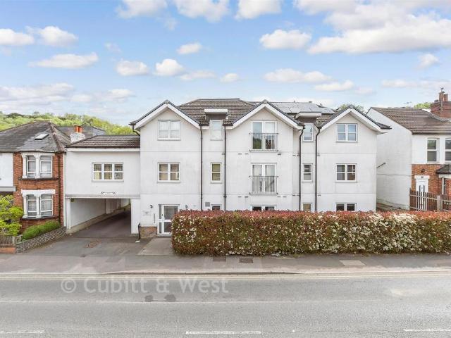Flat for sale in Hillview, Surrey