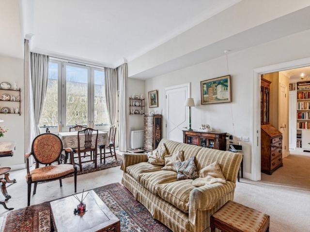 Flat for sale in Chelsea, Greater London