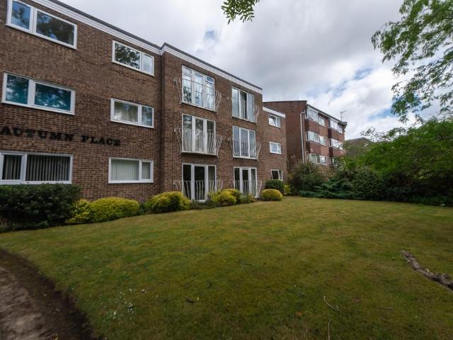 Flat for sale in Westwood Park, City Of Southampton