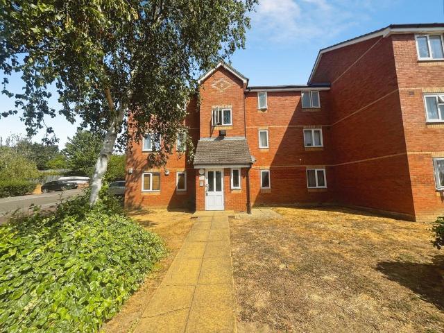 Flat for sale in Slough
