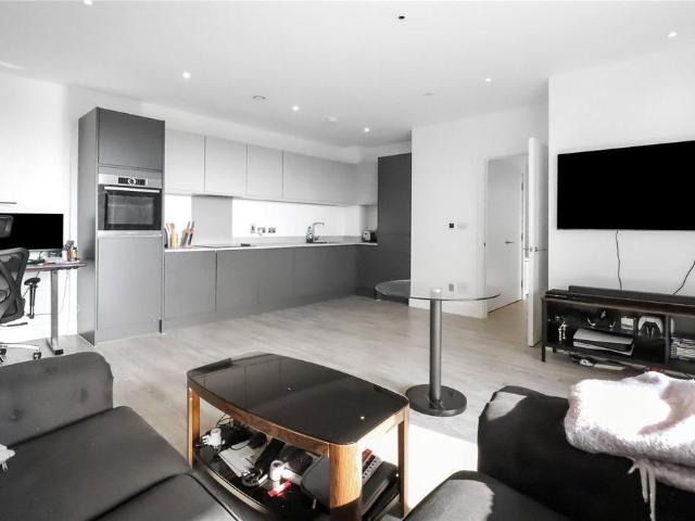 Flat for sale in Greater London