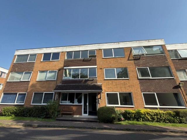 Flat for sale in Four Oaks, West Midlands