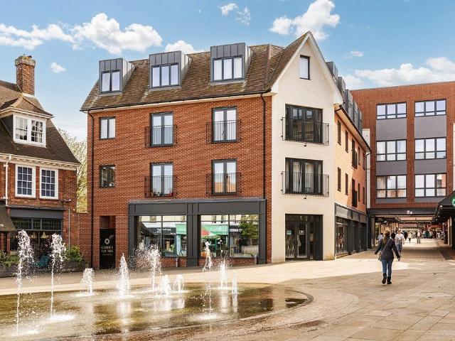 Flat for sale in Jackmans Estate, King's Walden