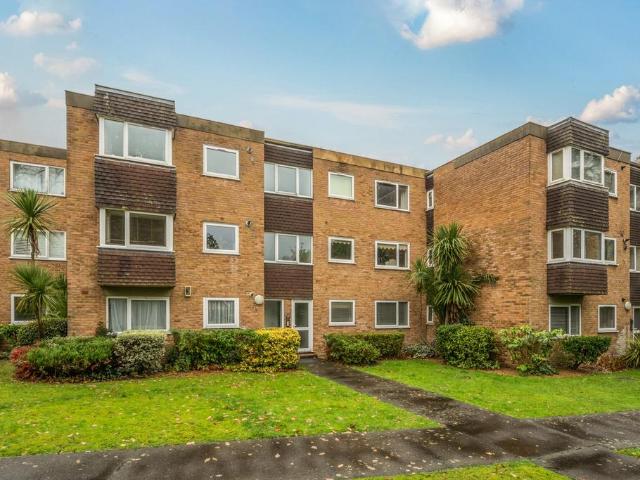 Flat for sale in Chislehurst, Greater London