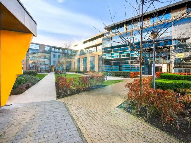 Flat for sale in Bracknell