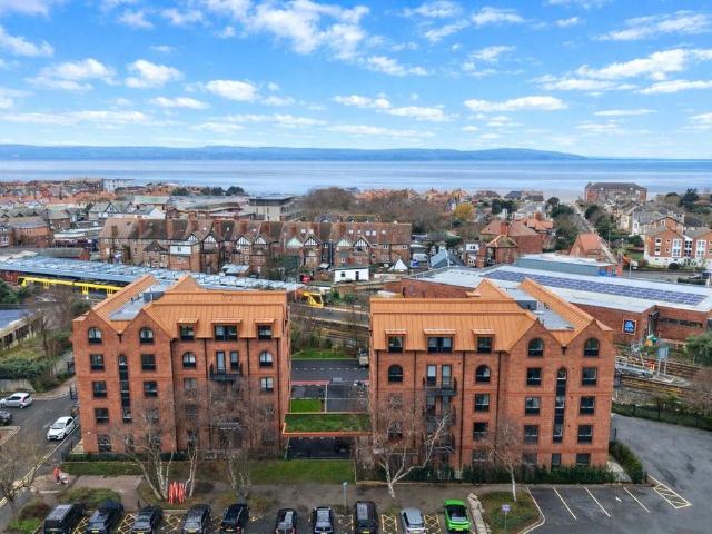 Flat for sale in Grange, West Kirby