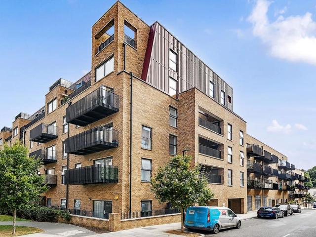 Flat for sale in Greater London