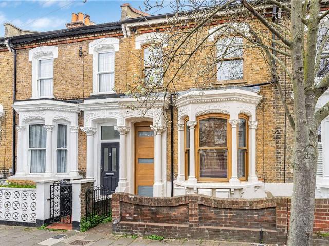 Flat for sale in Brixton, Greater London