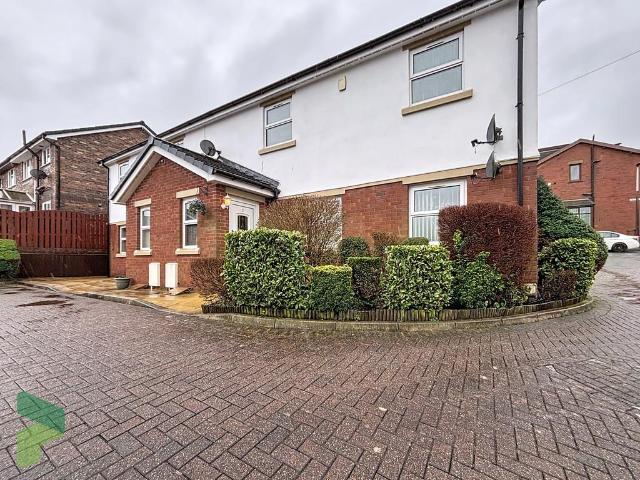 Flat for sale in Earcroft, Darwen