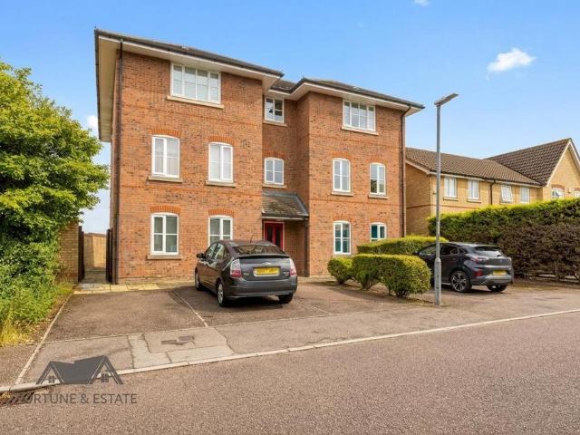Flat for sale in Latton Bush, Harlow