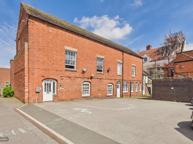 Flat for sale in The Wharf, Beamhurst