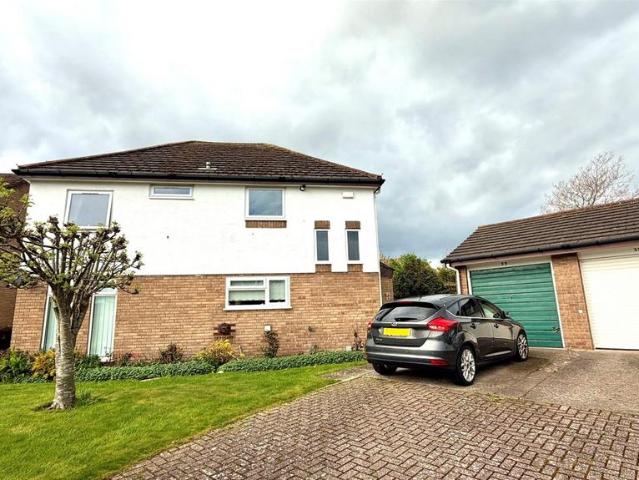 Flat for sale in Llandudno, Wales