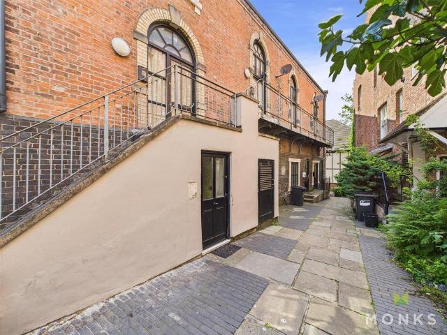 Flat for sale in Frankwell