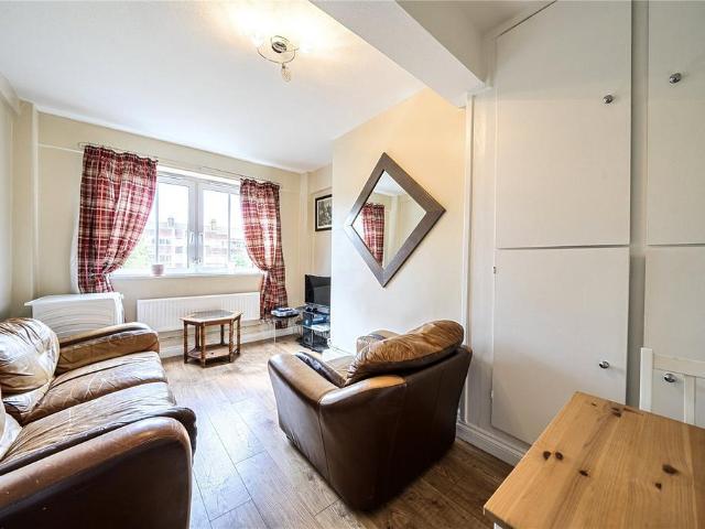 Flat for sale in Bermondsey, Isle Of Man