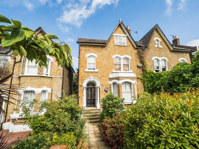 Flat for sale in London Borough of Lewisham, Brockley