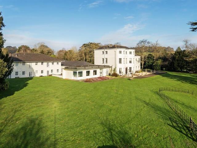 Flat for sale in Cowley, Budlake