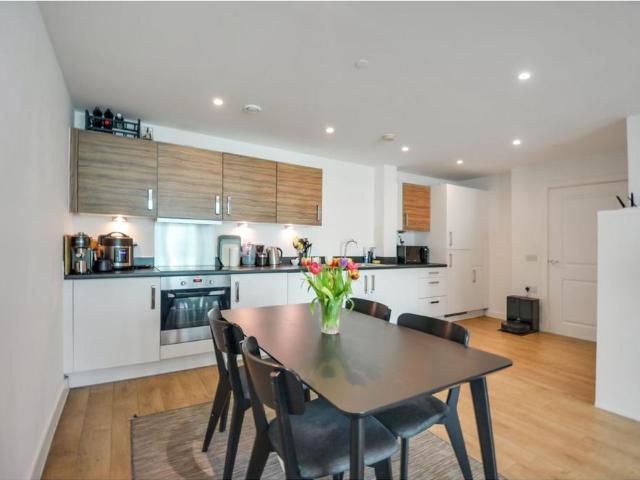 Flat for sale in London Borough of Tower Hamlets, Greater London