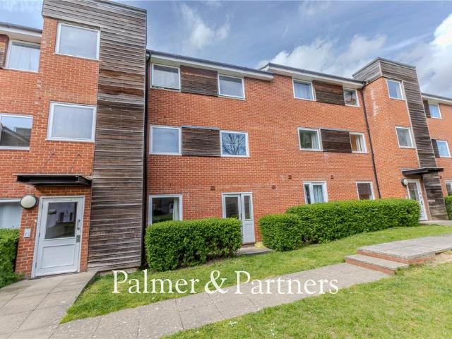 Flat for sale in Key Street, Suffolk