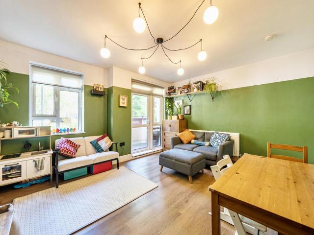 Flat for sale in Peckham, Isle Of Man