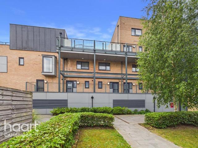 Flat for sale in Arbury, Cambridgeshire