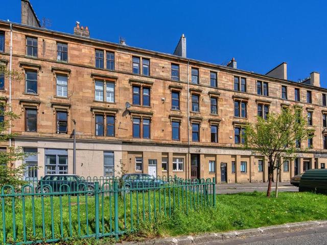 Flat for sale in North Woodside, Scotland