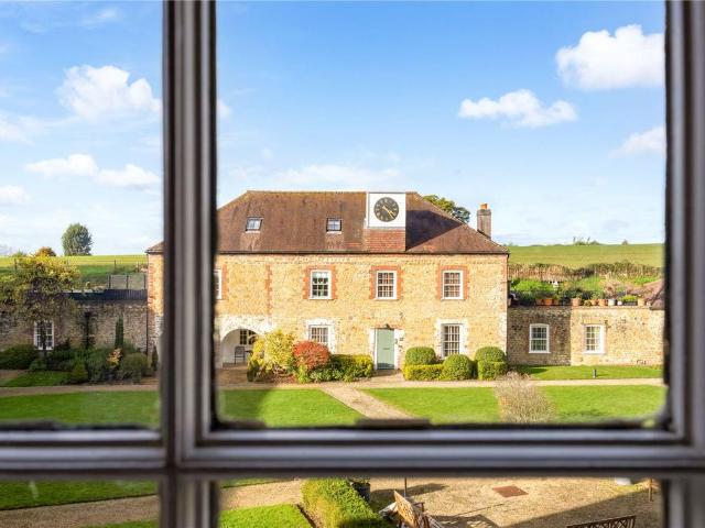 Flat for sale in Littlecote, West Sussex