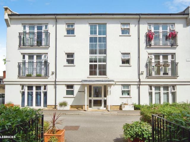 Flat for sale in North Woolwich, Greater London