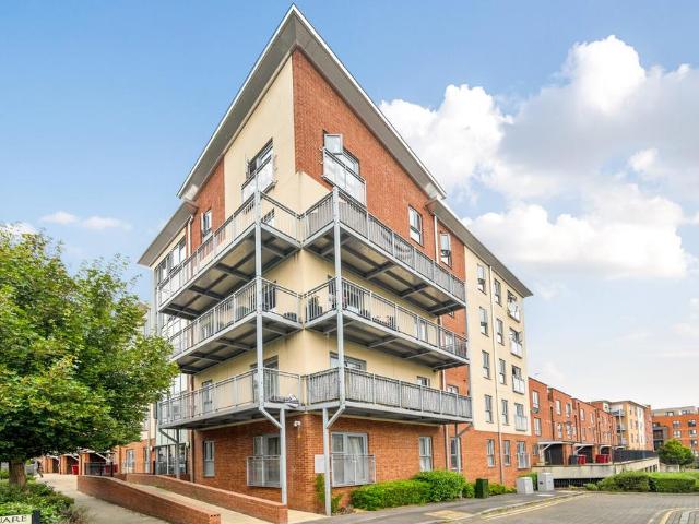 Flat for sale in Reading