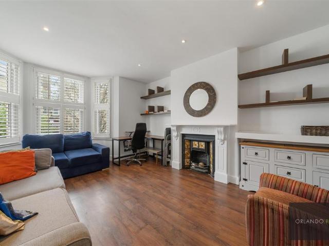 Flat for sale in Brixton, Greater London