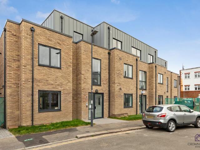 Flat for sale in Wealdstone, Isle Of Man