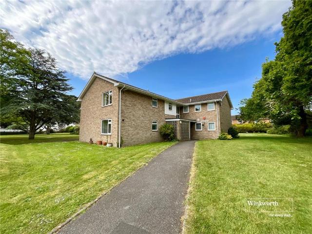 Flat for sale in Highcliffe