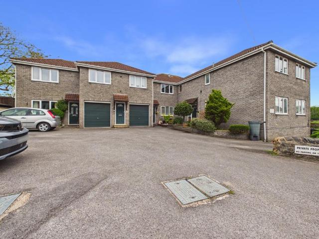 Flat for sale in Worle, Weston-super-mare