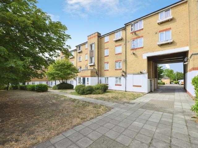 Flat for sale in The High, Harlow